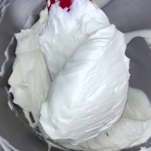 How to Make White Buttercream getting a lighter shade for a perfect frosting.