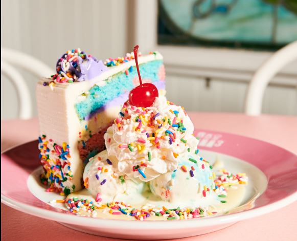 birthday cake ice cream, Birthday Cake Sundae (With Birtdhay Cake Ice Cream)