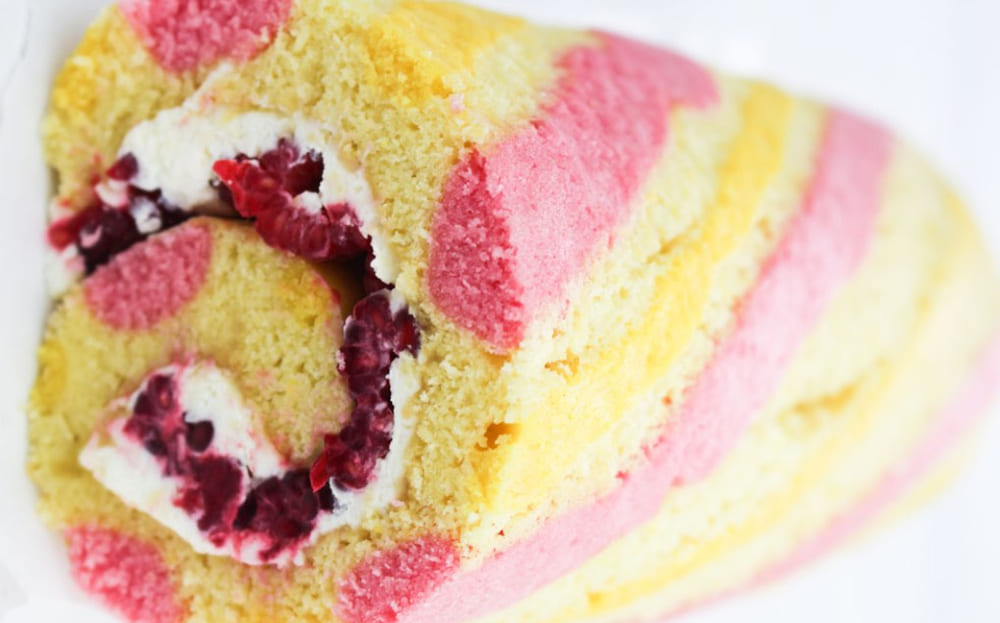 Lemon raspberry roll cake